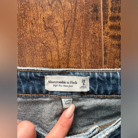 Abercrombie jeans high rise curve love mom jeans size 29 / 8R - Picture 2 of 2